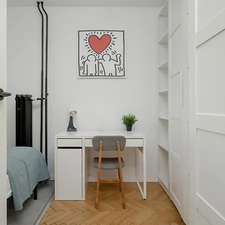 New Close To The Market Square By Renters Апартаменты