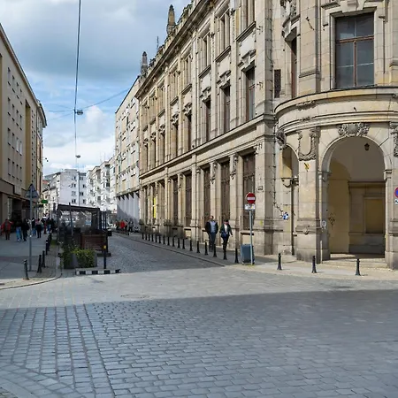New Close To The Market Square By Renters Breslavia